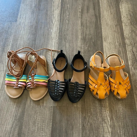 Old Navy Other - Bundle of girls old navy and cat and jack sandals